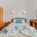 Nikoleta 4 * Nikiana